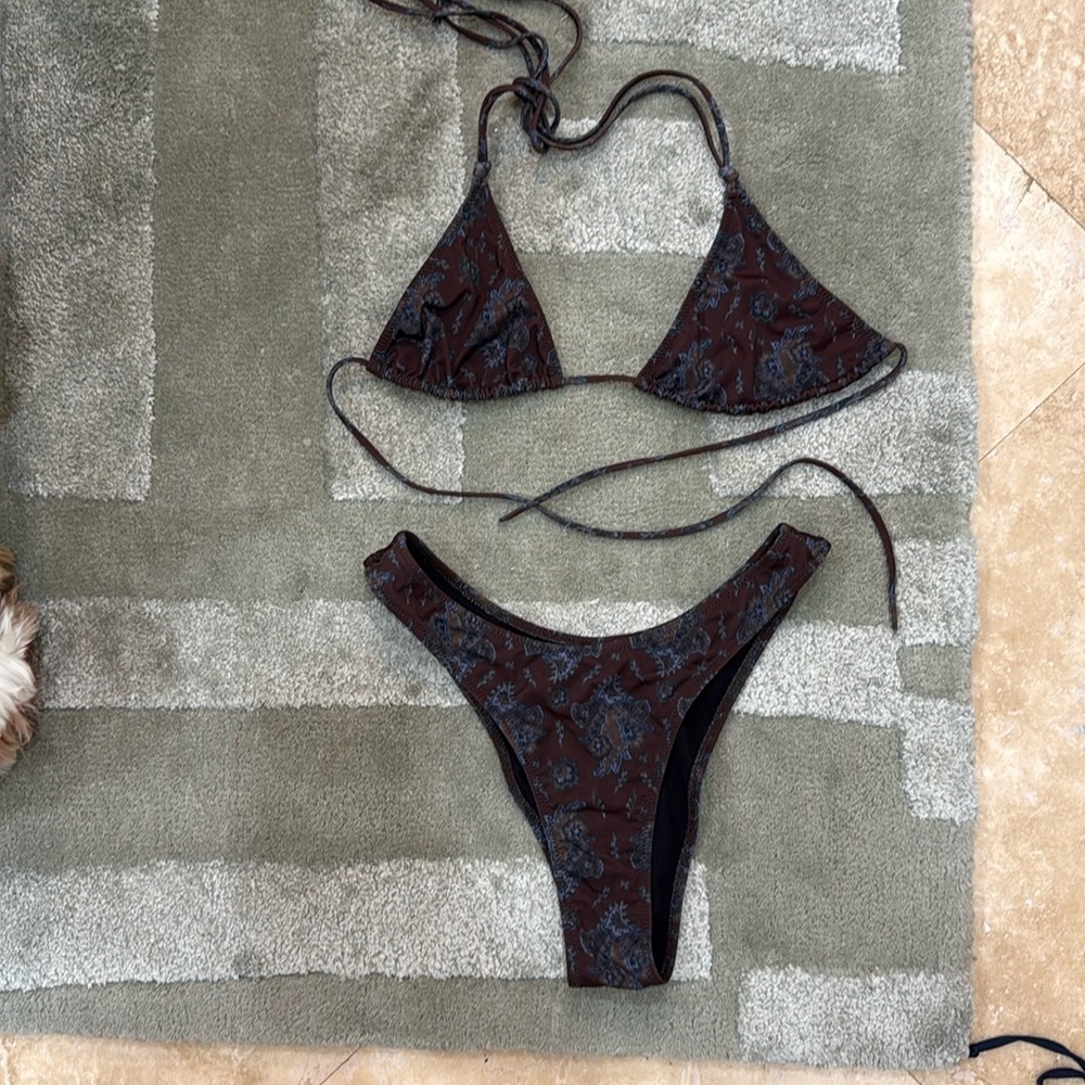 Heavy manners bikini set